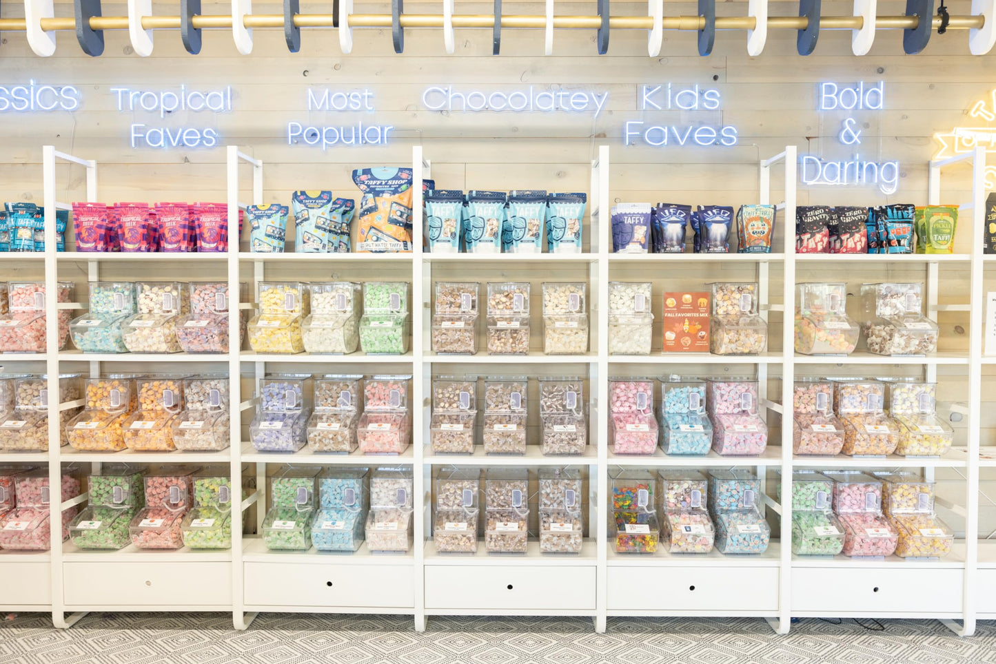 Taffy Shop Spring Mix Salt Water Taffy Small Batch Salt Water Taffies Made in the USA Super Soft Sweet Taffy Candy Guaranteed Fresh GlutenFree SoyFree PeanutFree Personal 7oz