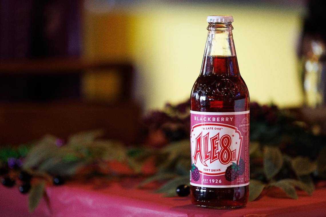 Ale 8 One Blackberry Glass Bottles 12 ounces Pack of 4 100 Kentucky Soft Drink