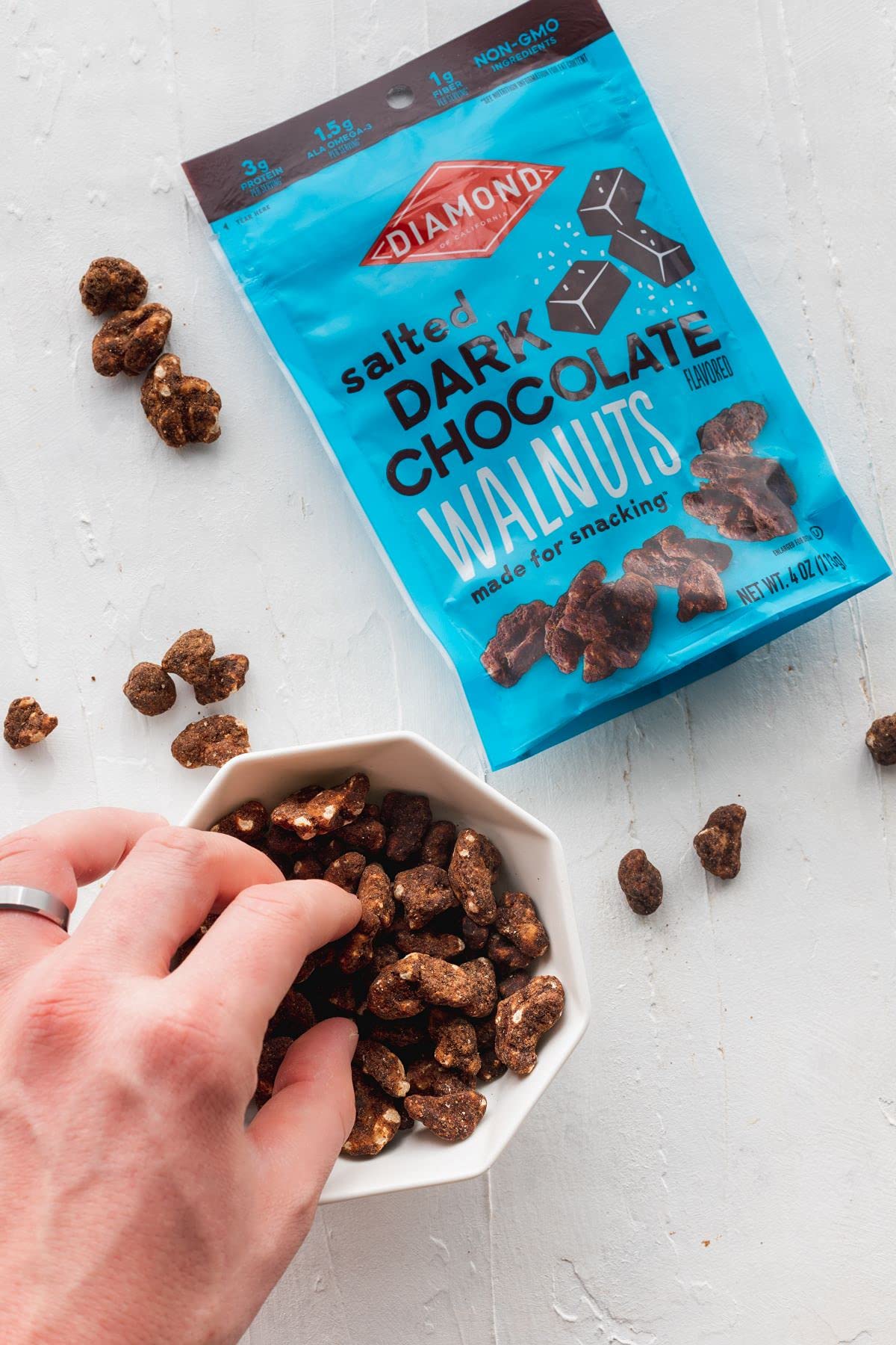 Diamond of California Salted Dark Chocolate Snack Walnuts 4 oz 4 Pack